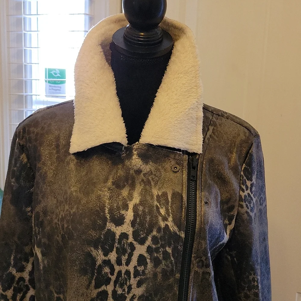 Nasty Gal animal print jacket cream faux fur lining asymmetrical zipper M EUC …